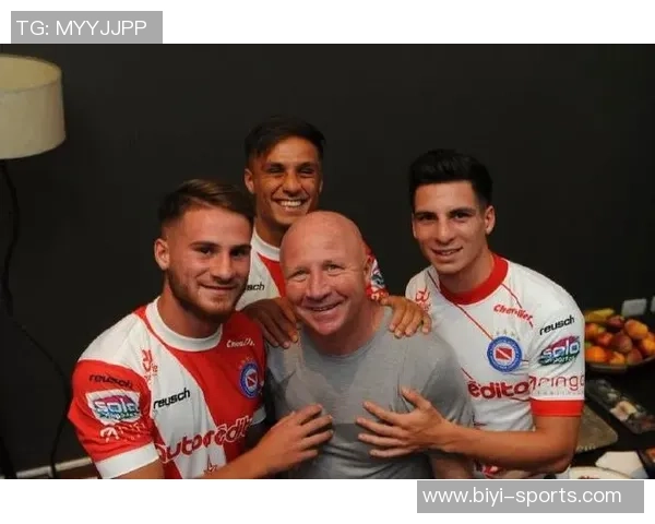 麦卡哥哥：身材不高但技巧出众，我们总能找到进球的机会